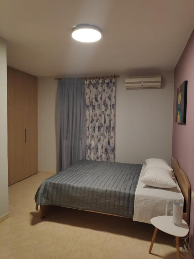 Xenia's Countryside Apartment