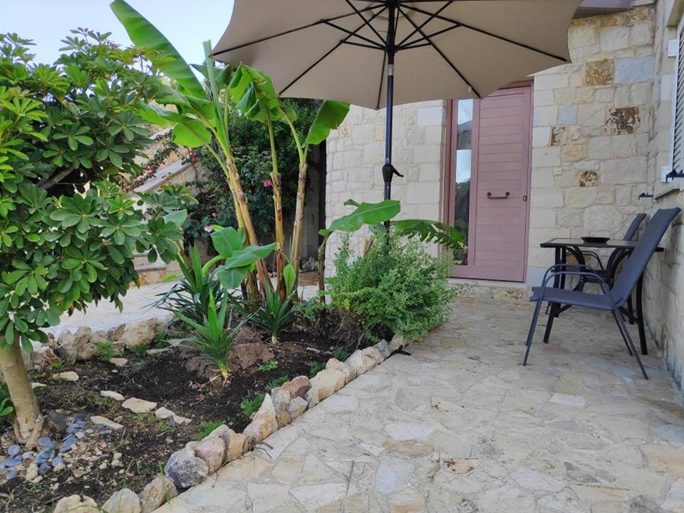 Xenia's Countryside Apartment Agia Marina (Crete)